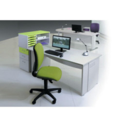 Bureau gamme Dual avec pieds panneaux