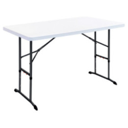 Table polyéthylène réglable pliante