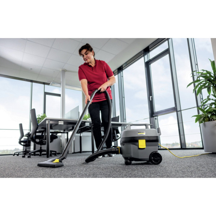 Aspirateur poussière T7/1
