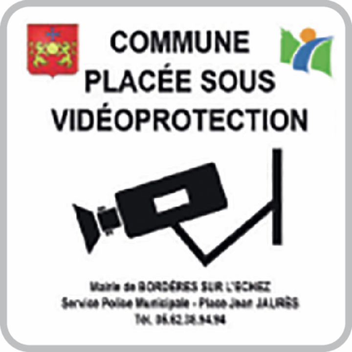 Panneaux éclairage public ou vidéo surveillance