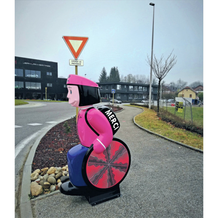 Figurine 3D abords des écoles