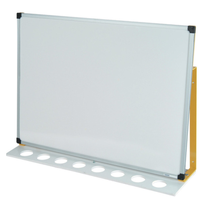 Pupitre et tableau scolaires