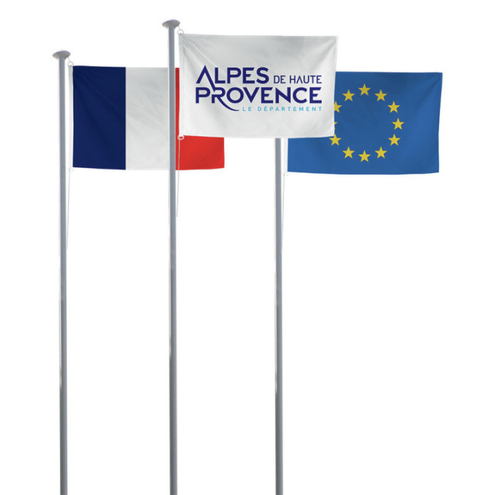 Lot pavoisement : 3 pavillons + 3 mâts + 3 manchons